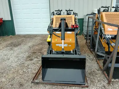 MX-CRT23 Compact Track Loader