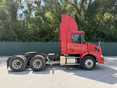 Used 2007 VOLVO VNM Conventional trucks Indiana US | Miedema Asset Management Group #1414504