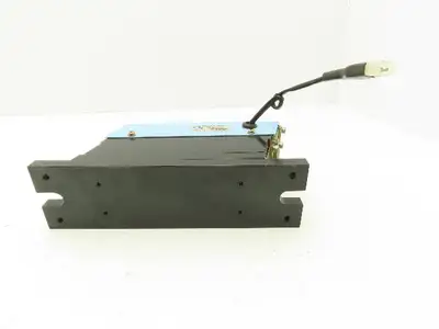 Osaka Seiko Small Parts Feeder Linear Conveyor Vibration Magnetic Motor 200V