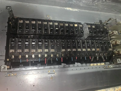 GE A-Series II Main Lug Breaker Panel 225A, 208Y/120VAC, 42 Sp