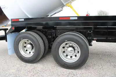 New | in-Stock 2027 PETERBILT 548 Vacuum Truck Texas US | Roll Off Truck World #1492009
