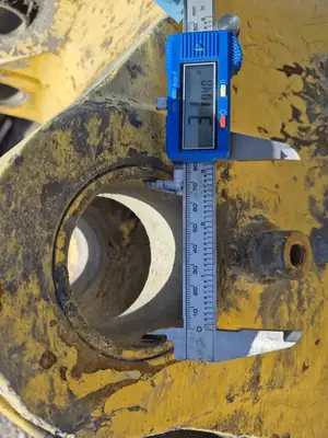 USED KOMATSU 561-22-62713