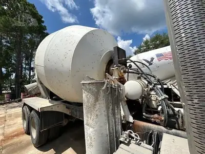 Used 2017 MACK GRANITE GU813 Concrete Mixer Trucks Florida US | Big D Heavy Equipment #1557021
