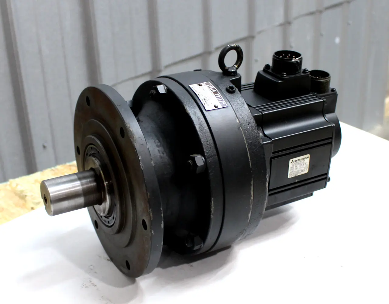 USED MITSUBISHI HC-SF102G1-S1
