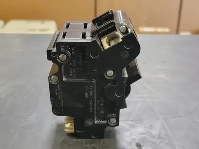 125 Amp, 2 Pole, 120/240 volts Circuit Breaker