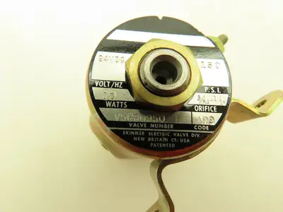Honeywell Skinner V5C60950 Solenoid Valve 3-Way 1/4" NPT 150 PSI NC 24 VDC