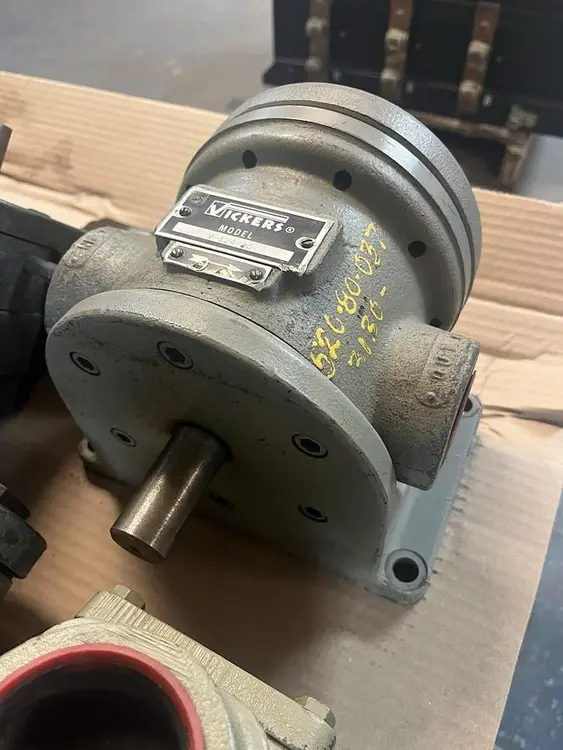 Used VICKERS V124-20 Pumps | Surplus Asset Holdings #1206224
