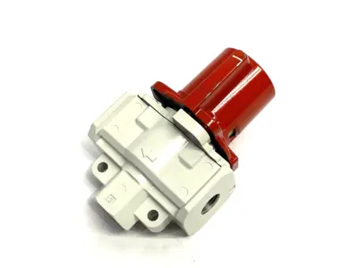 USED SMC SINGLE-ACTION LOCKOUT/RELIEF VALVE, 3-PORT, 15~150PSI, HAND OP.