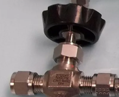 QTY. 1. HOKE VALVE 3712G4Y 5000 PSI (345 BAR) 1314...
