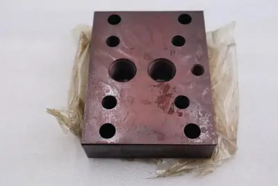 Parker Hydraulic Manifold Block Sub Plate Model# SPR6V6 Stock L-568