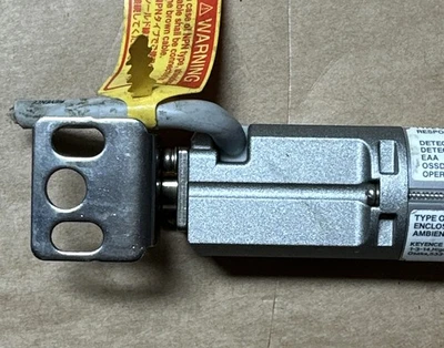 USED KEYENCE SL-V55F-T