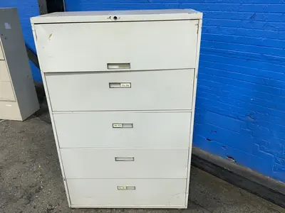 Used _UNKNOWN_ _UNKNOWN_ Cabinets Ohio US | HGR 24 #1413292