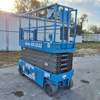 USED 2015 Genie GS-3232
