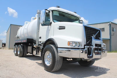 Used 2019 VOLVO VHD64B200 Septic/Sewer/Vacuum Trucks Texas US | Roll Off Truck World #1492002