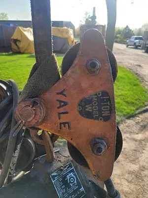 USED YALE 1/2 TON ROLLER CHAIN HOIST
