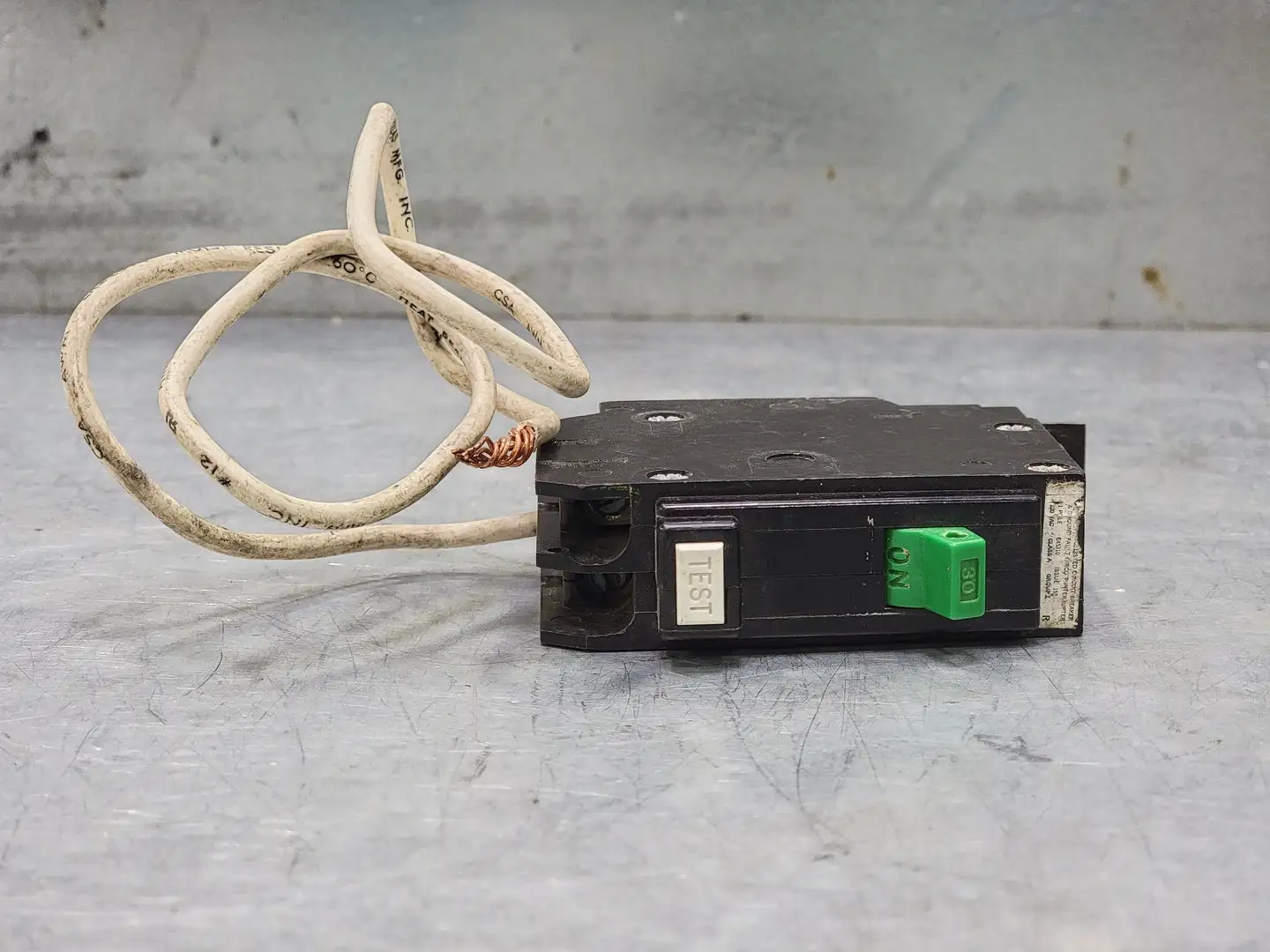 30 Amp 1 Pole Circuit Breaker