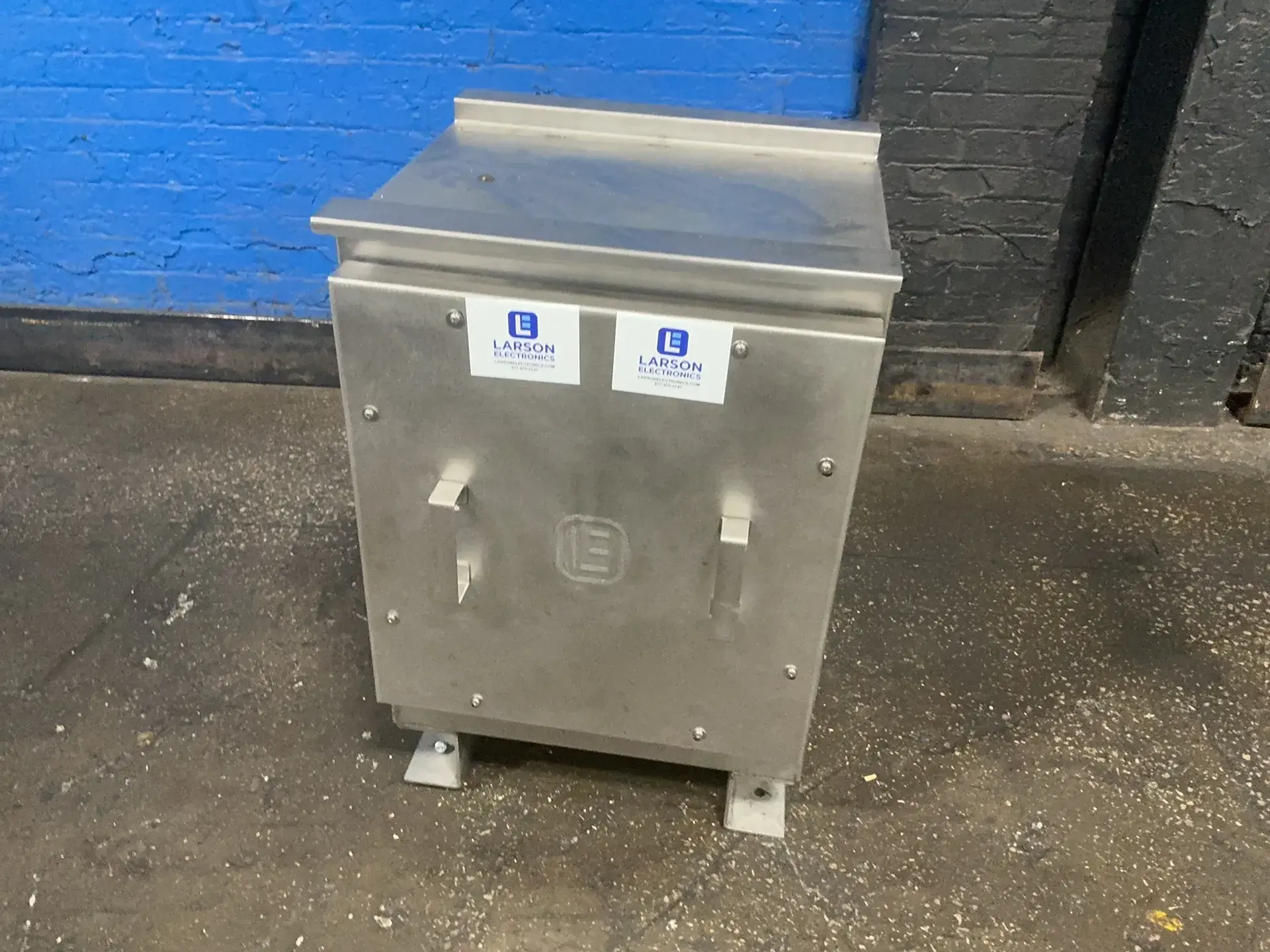 Used LARSON ELECTRIC MTISXFPSS3P415D15KVA230DN4 Distribution Transformers Ohio US | HGR 24 #1489709