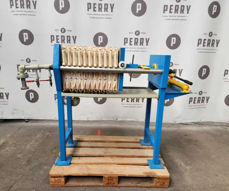 Used FILTER PRESS PLATES 400 x 400 mm Filter Presses CZ | Perry Equipment #393168