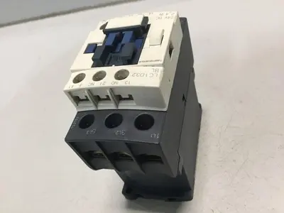 USED SCHNEIDER ELECTRIC LC1D32