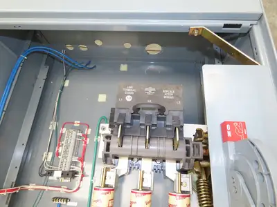 Allen Bradley 1336SB060VAADSGM1CHA2CL6EC AC Drive VFD 75Hp 76kva 460V Enclosure
