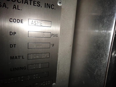640 Gallon 304 Stainless Vertical Tank