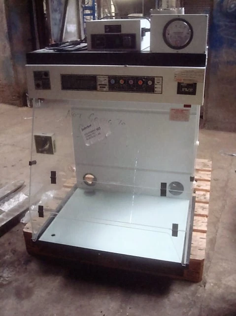 600L Capair Laminar Flow Cabinet model 804