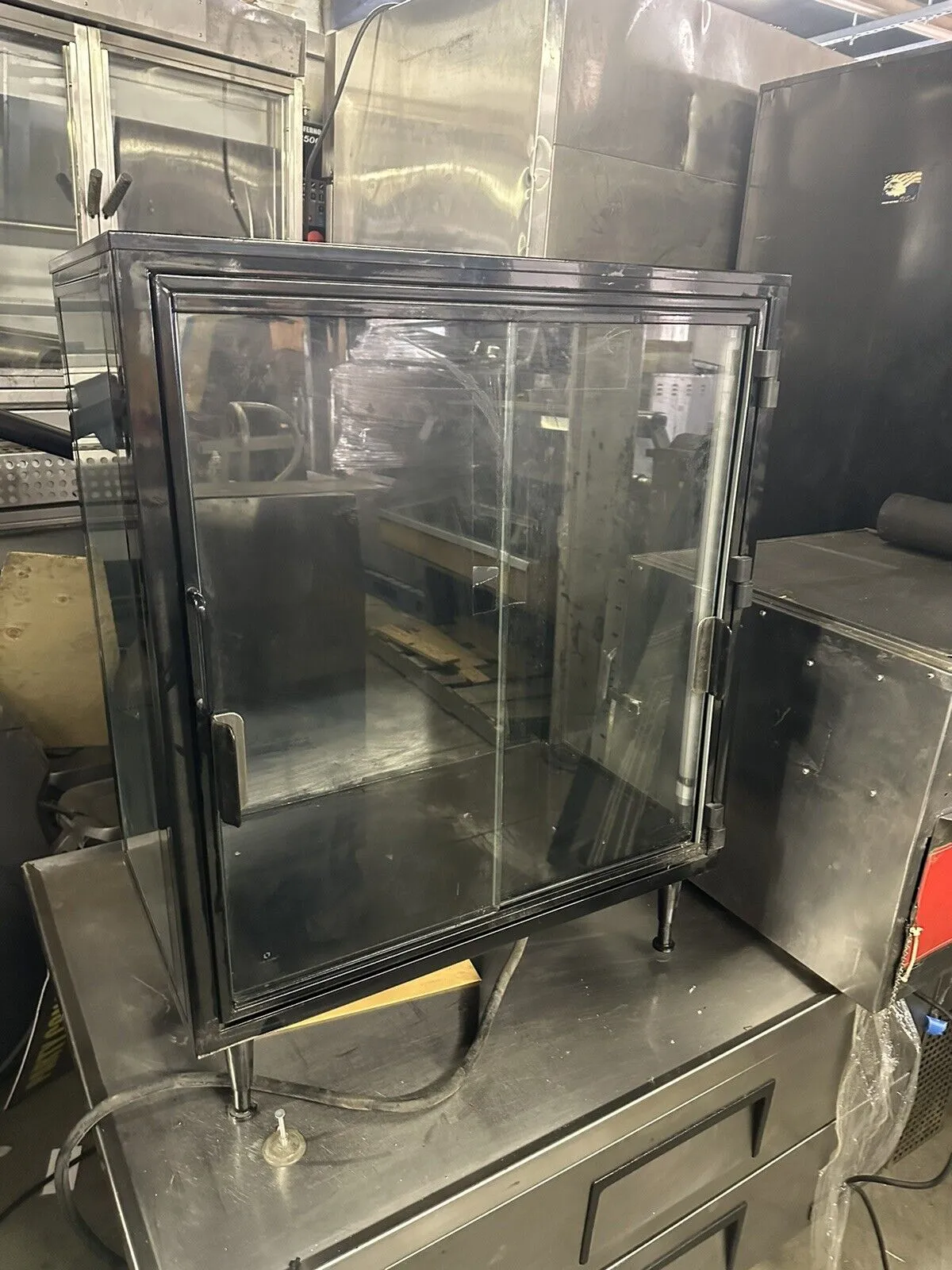 174-0076 Federal SB28SS Countertop Glass Door Display Case