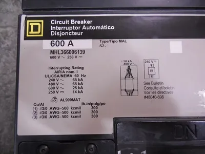Square D MHL366006139 Shunt Trip Circuit Breaker 600 Amps 600VAC Used