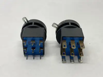 HA-C20 | IDEC  Pushbutton Switch 0.1A 125VAC 30VDC LOT OF 2 - New Other