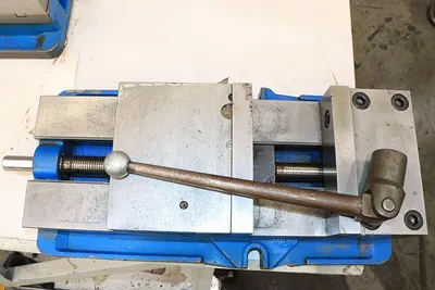KURT B810 Anglock Vises | Prime Machinery (3)