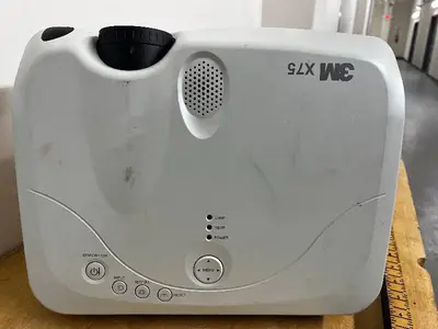 3M X75 Multimedia Projector with Ceiling Mount