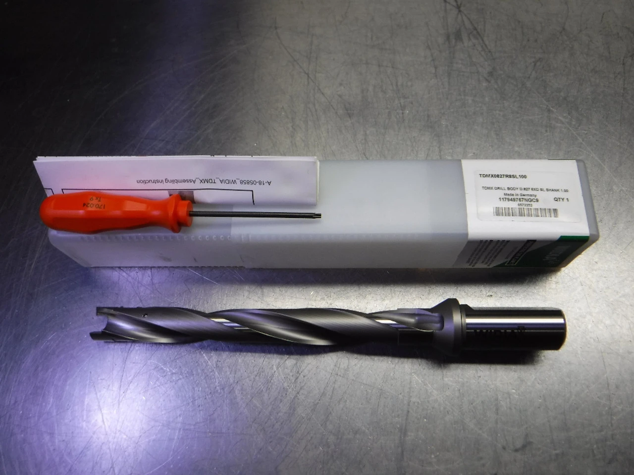Widia 0.8268" 2 Flute Coolant Thru Indexable Drill TDMX0827R8SL100 (LOC3024B)