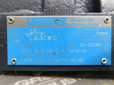 Vickers DG5V-8-S-2A-E-M-FW-B-10 Directional Control Valve 02-325891 5000PSI Used