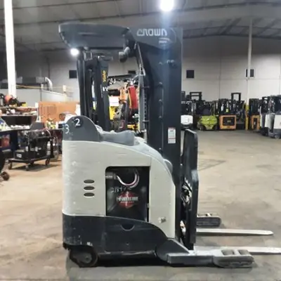 USED 2019 CROWN RR5725-45
