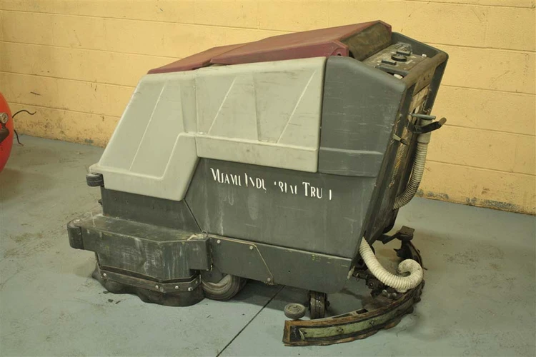Used POWERBOSS PB260026QP 266 IND Sweepers Ohio US | D & D Industries #438765