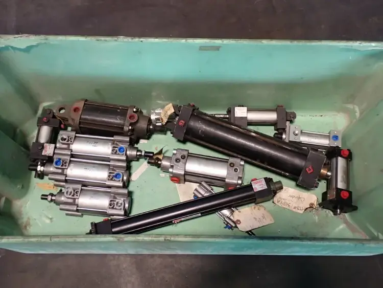 Used SMC, PENINSULAR CYLINDERS _UNKNOWN_ Pumps Ohio US | HGR 24 #884996