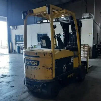 USED 2018 HYSTER E80XN