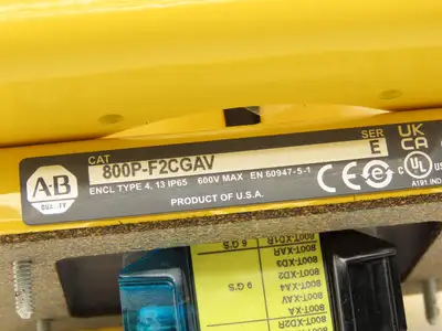 Allen Bradley 800P-F2CGAV Palm Operated Push Button Switch Flush Mount 1NO 1NC