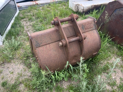 USED UB GRADALL BUCKET