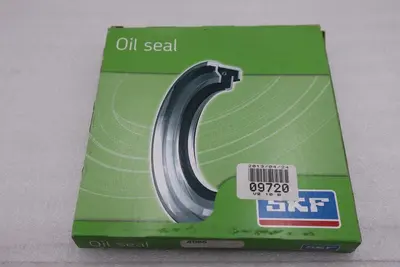 NEW IN BOX 41185 - CR Seals STOCK 5667A