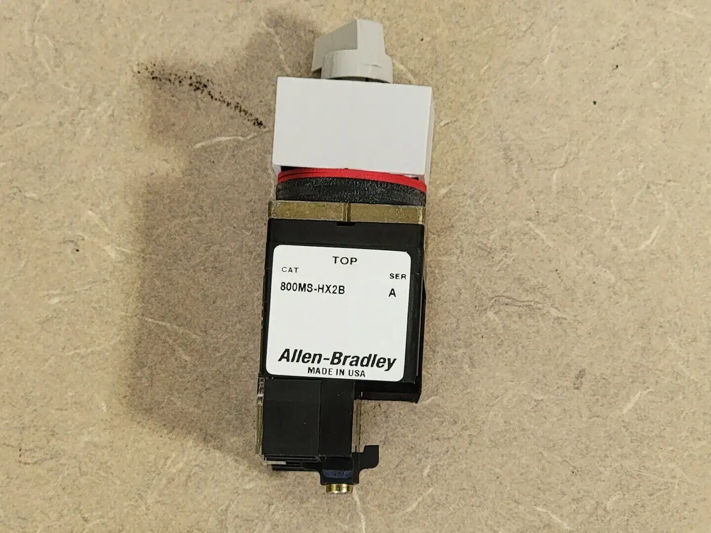 NEW ALLEN-BRADLEY 800MS-HG2BLA