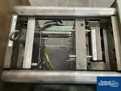 USED ARBURG 39 Ton Arburg Injection Molder, Model 220-90-350