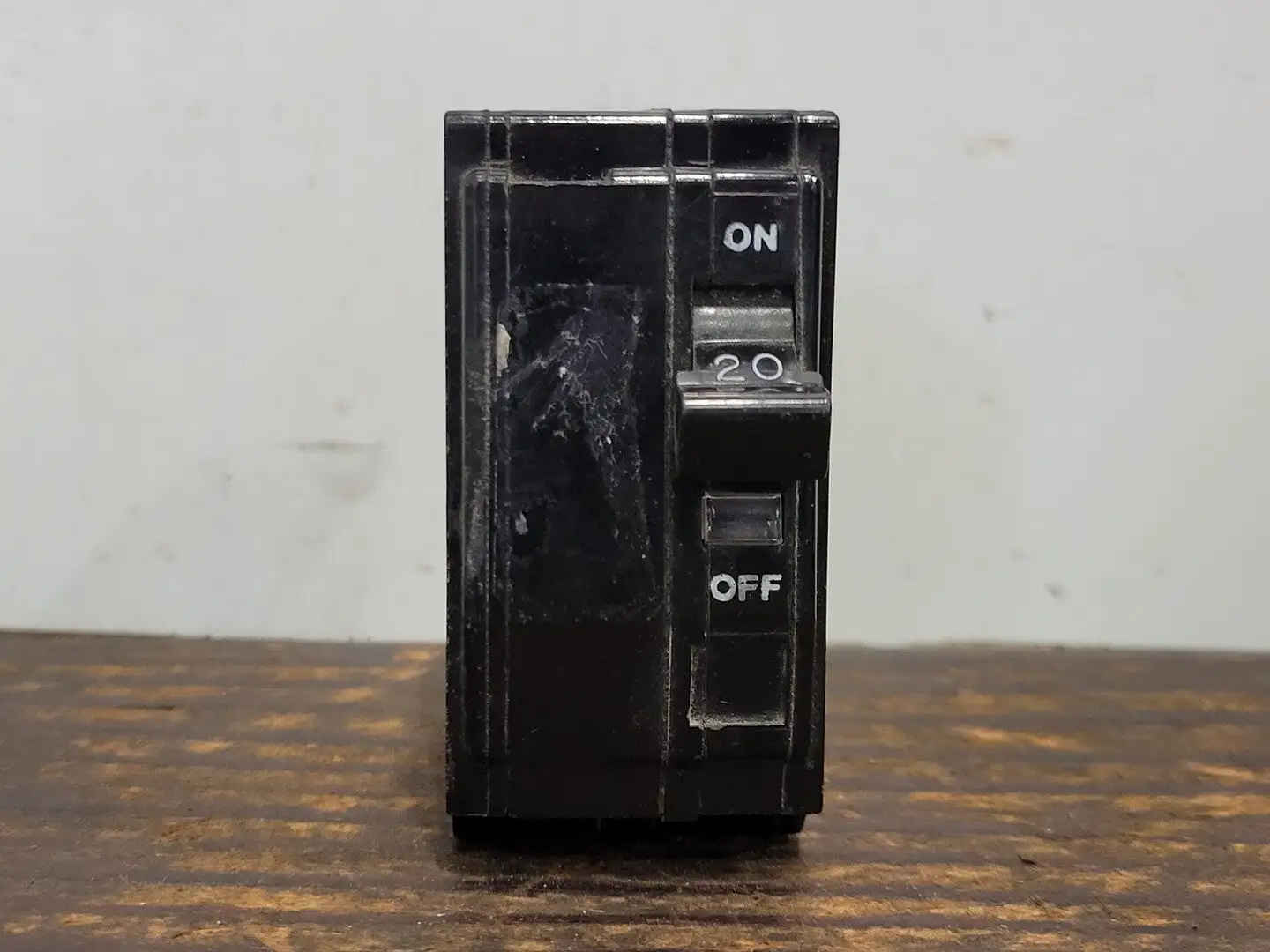 USED SQUARE D QO220