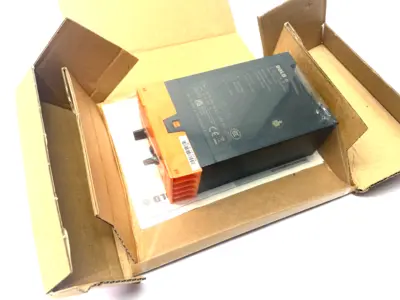 NEW E. DOLD & SÖHNE VOLTAGE RELAY, SINGLE CHANGEOVER