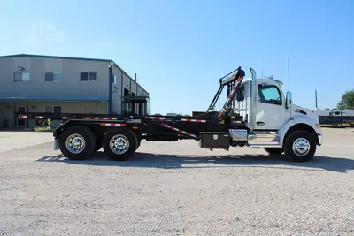 New | in-Stock 2027 PETERBILT 548 Rolloff Trucks Texas US | Roll Off Truck World #1492014