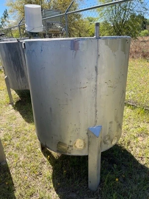 125 Gallon Stainless Steel , Open Top Tank , Dish Bottom Center Drain