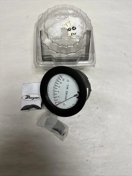 Used DWYER W-020 Lab Manometers Ohio US | Surplus Asset Holdings #1247266