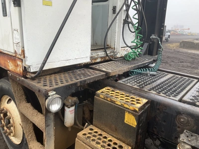 USED 2008 OTTAWA 4X2 YARD SPOTTER