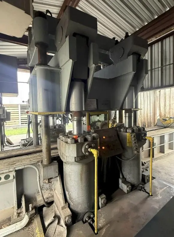 2000 TON HEAVY DUTY 4-POST HYDRAULIC STRAIGHTENING PRESS. STOCK # 0543726