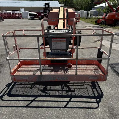 USED 2015 JLG 600S
